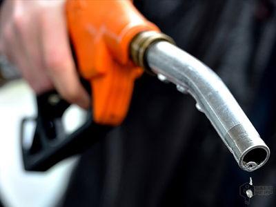آب پاکی معاون وزیر نفت درباره قیمت بنزین