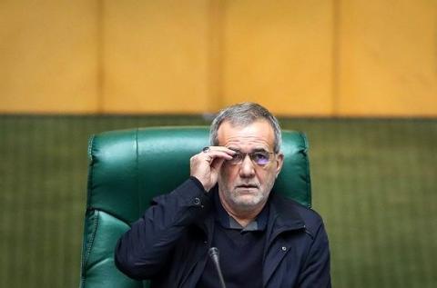پیشنهاد نائب رئیس مجلس برای فروش نفت ایران