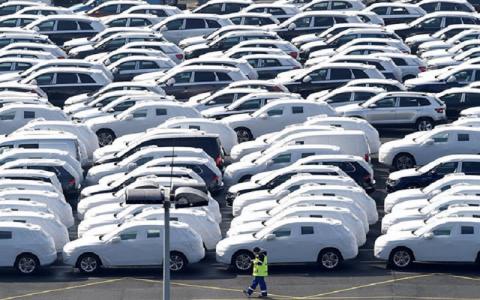 چرایی تعلل در اعلام قیمت‌های جدید خودرو