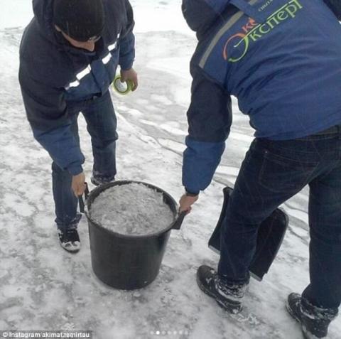 برف سیاه  قزاقستان را پوشاند +عکس