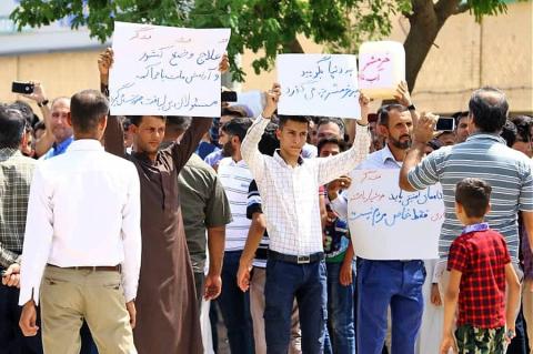 خشم و اعتراض مردم خرمشهر به بی آبی و شوری آب