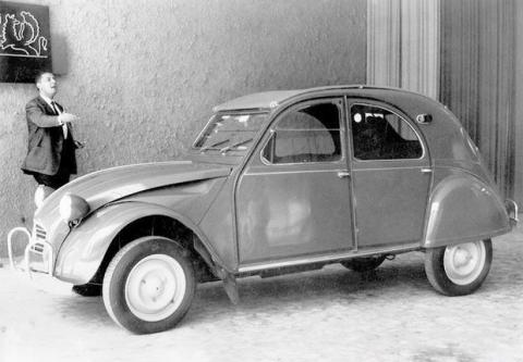 اولین خودرو ژیان/ عکس