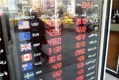 نرخ ارز، ابرچالشی که بر سر اقتصاد کشور سایه انداخته!