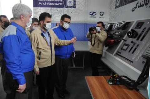 بازدید مدیر عامل ایران خودرو از شرکت دانش‌بنیان جتکو
