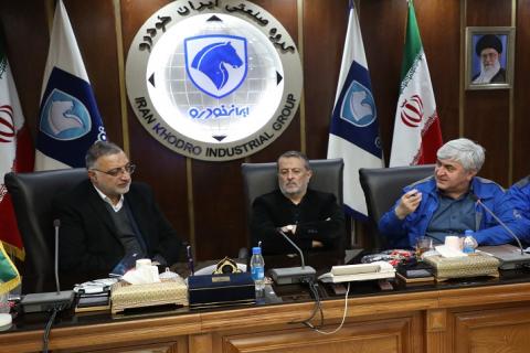 آمادگی ایرانخودرو برای نوسازی تاکسیهای تهران در برنامه پنج ساله