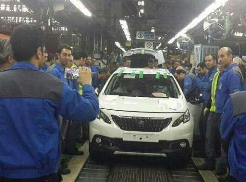 اولین دستگاه از پژو 2008 در ایران خودرو تولید شد / عکس