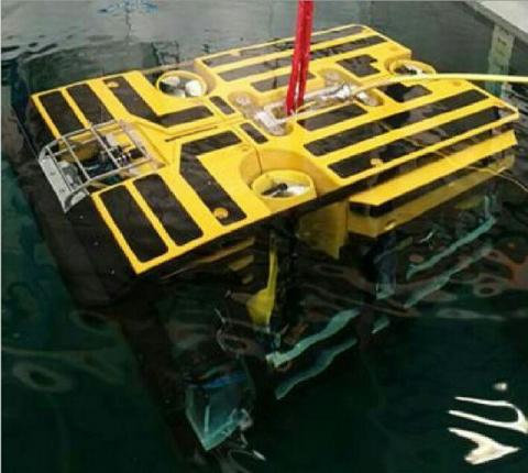 ربات ارزیاب سانچی به زیر آب منتقل شد