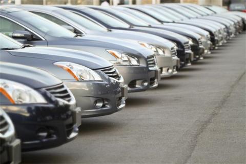 انتقاد مجلس از مصوبه دولت در مورد واردات خودرو