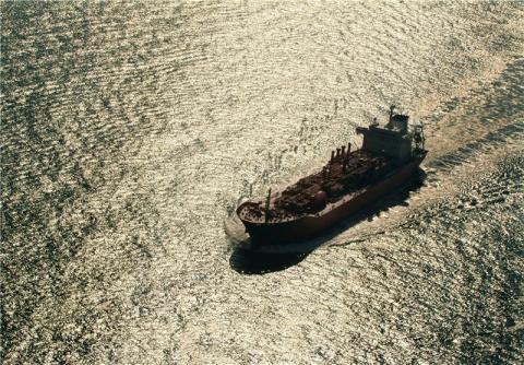 افت صادرات نفت ایران نسبت به سال گذشته