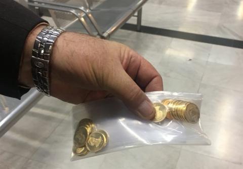 آب پاکی دبیرکل بانک مرکزی روی دست خریداران سکه