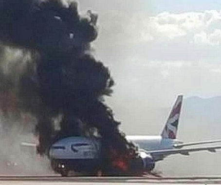 هواپیمای اهواز ـ مشهد در آسمان آتش گرفت!