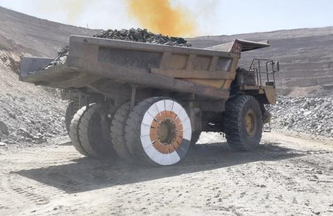 ساخت قطعه گارد محافظ لاستیک دامپتراکهای معدنی با حمایت گلگهر