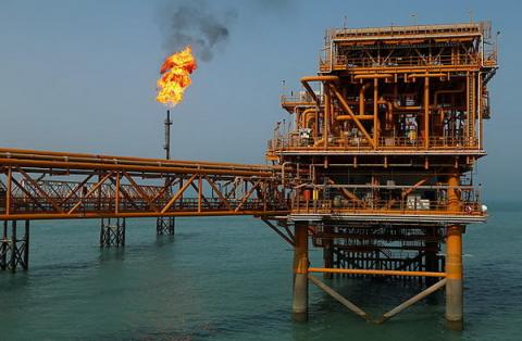  صنعت نفت ایران ۱۰۸ ساله شد