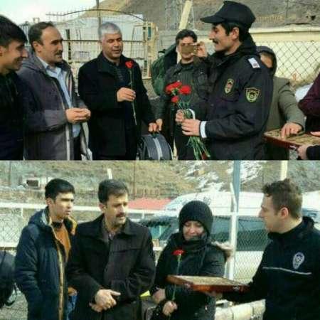 دلجویی ماموران گمرک ترکیه از ایرانی ها/عکس